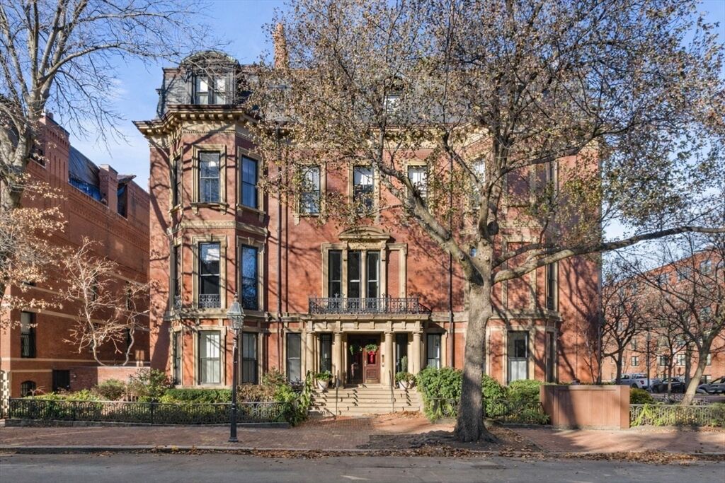 Property Photo:  163 Marlborough Street 2  MA 02116 