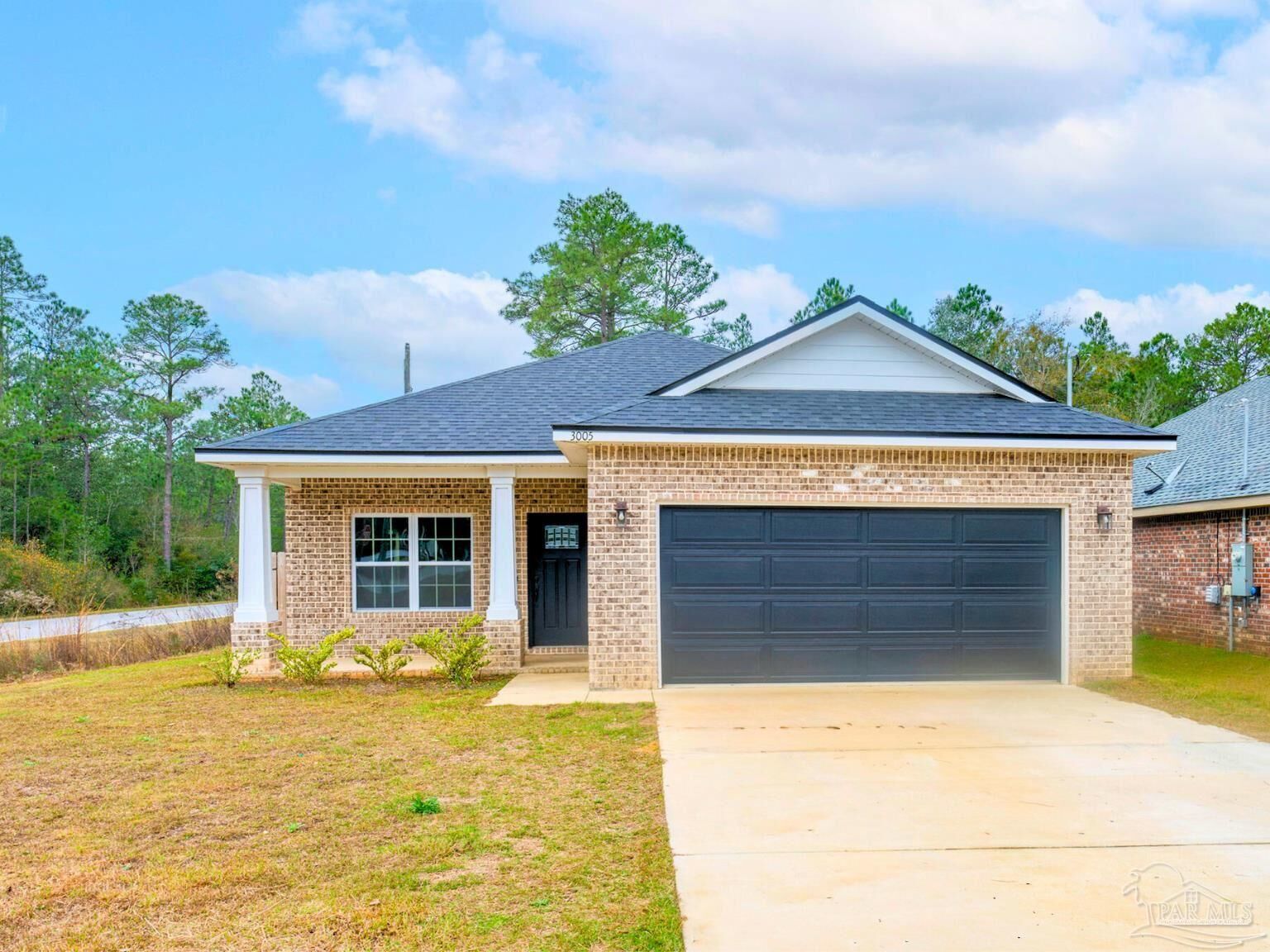 Property Photo: 3005 N 29th Ave FL 32583