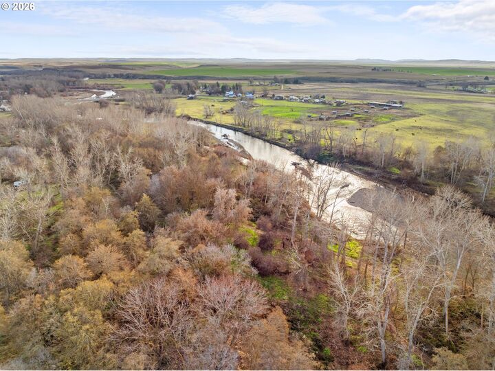 Property Photo:  10 W Sprague St  OR 97826 