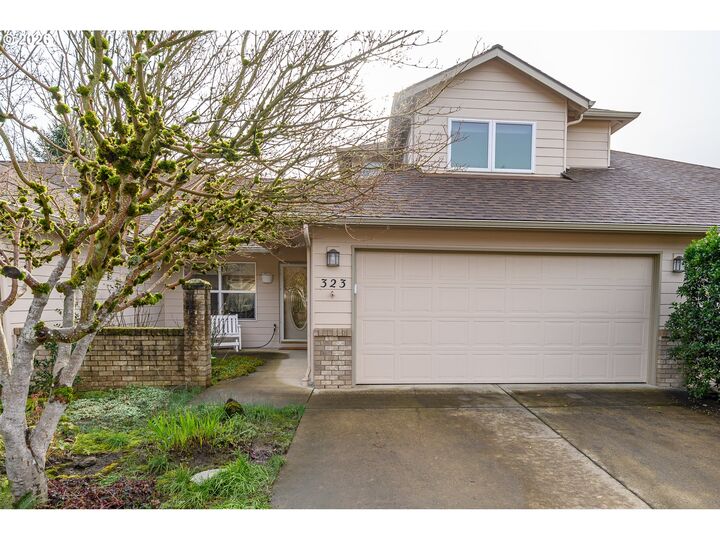 Property Photo:  323 NE Fircrest Pl  OR 97128 