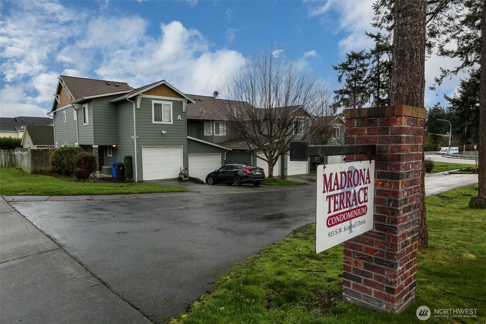 Property Photo:  915 SW Kimball Drive B3  WA 98277 