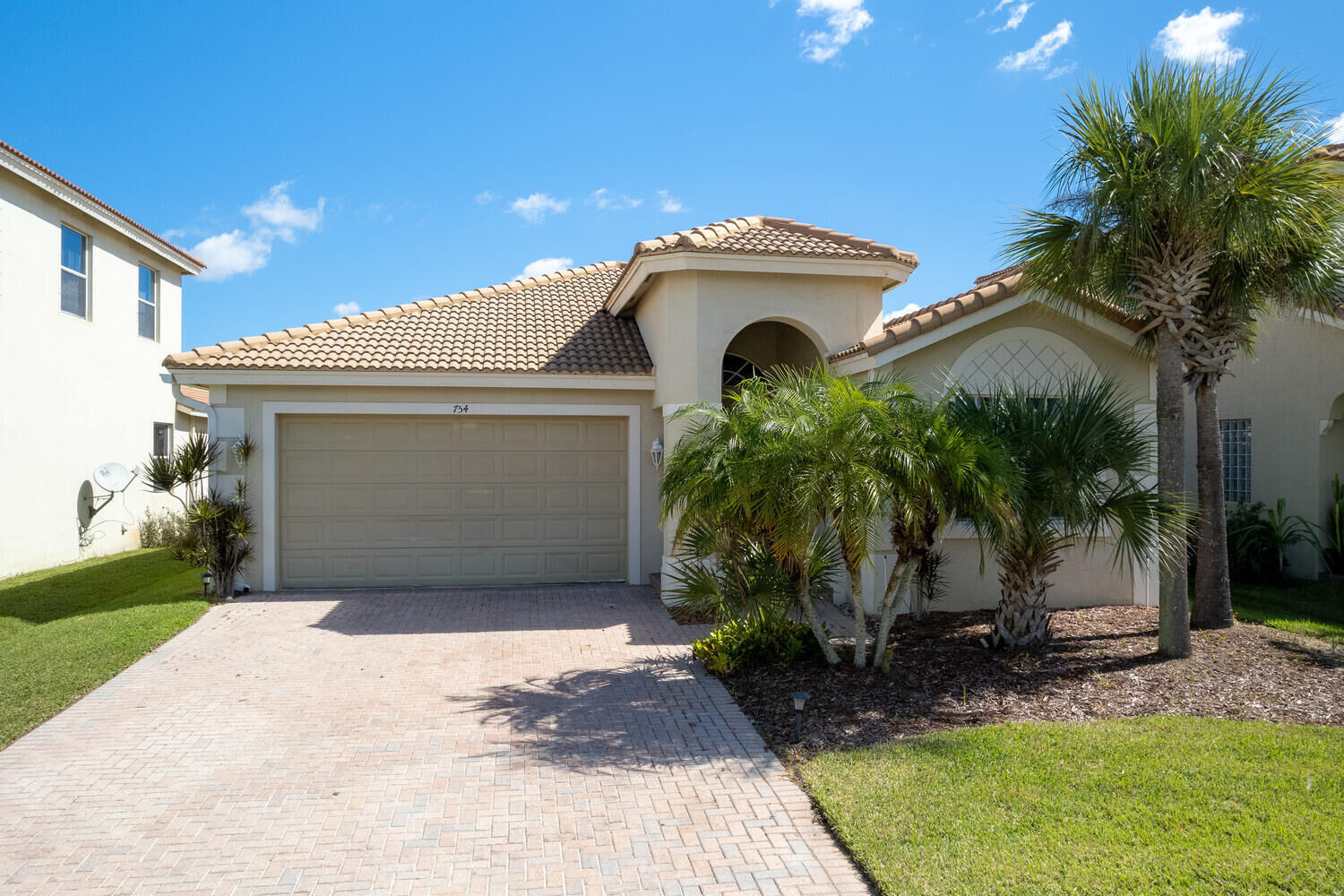 Property Photo: 754 Aberfoyle Avenue FL 34947