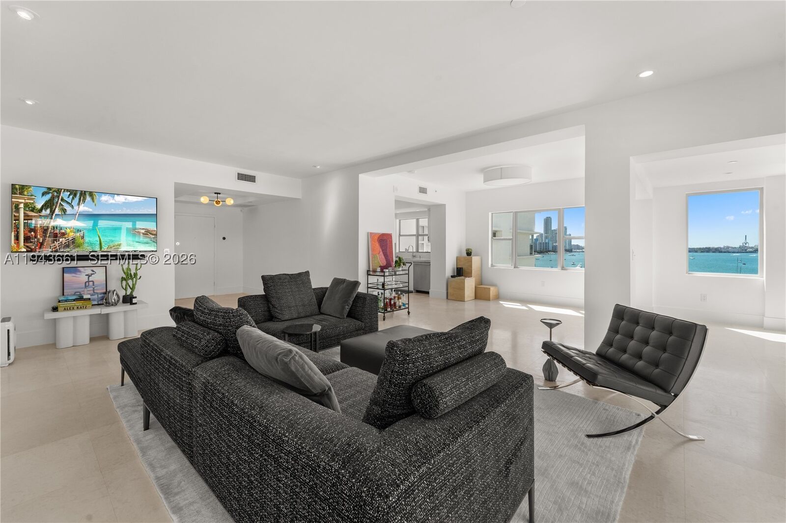 Property Photo: 16 Island Ave 7D FL 33139