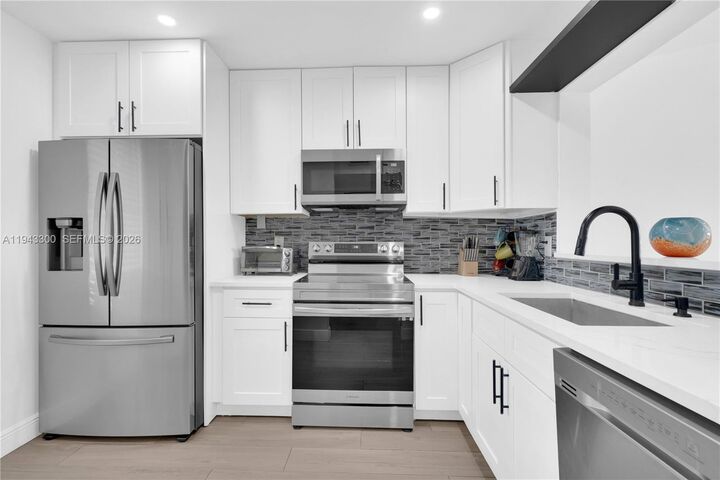 Property Photo:  3001 Holiday Springs Blvd 202  FL 33063 