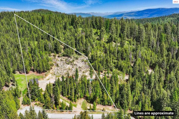 Property Photo:  204 Courtlen Ct  ID 83856 