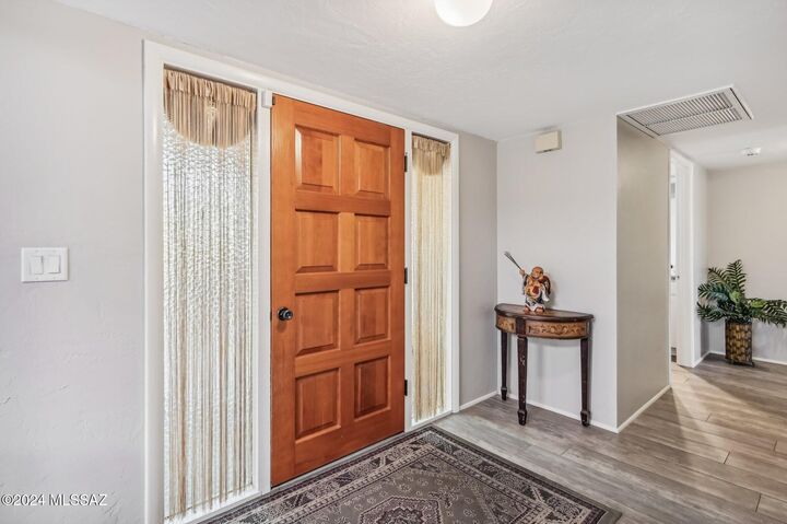 Property Photo: 611 S Los Opalos AZ 85614