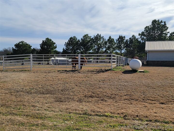 Property Photo:  105935 S 4665 Road  OK 74955 