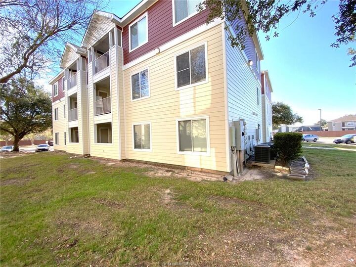 Property Photo: 515 Southwest Parkway 103 TX 77840