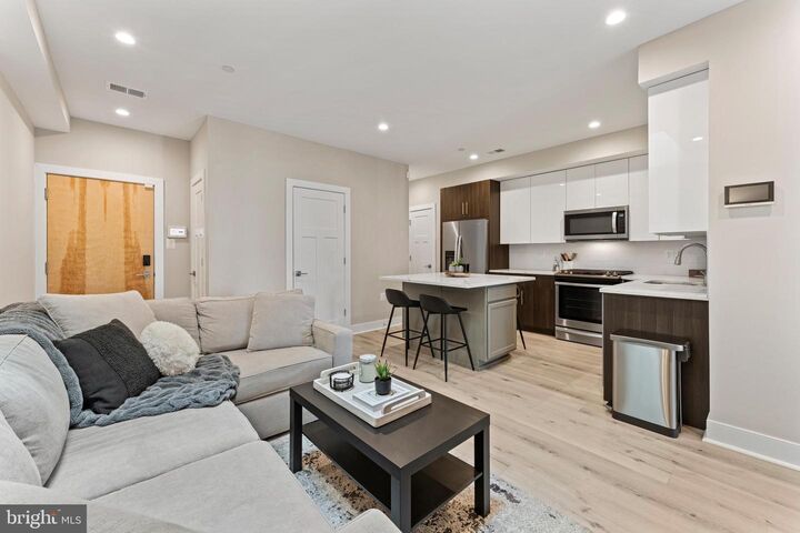 Property Photo:  818 NW Kennedy Street NW 9  DC 20011 