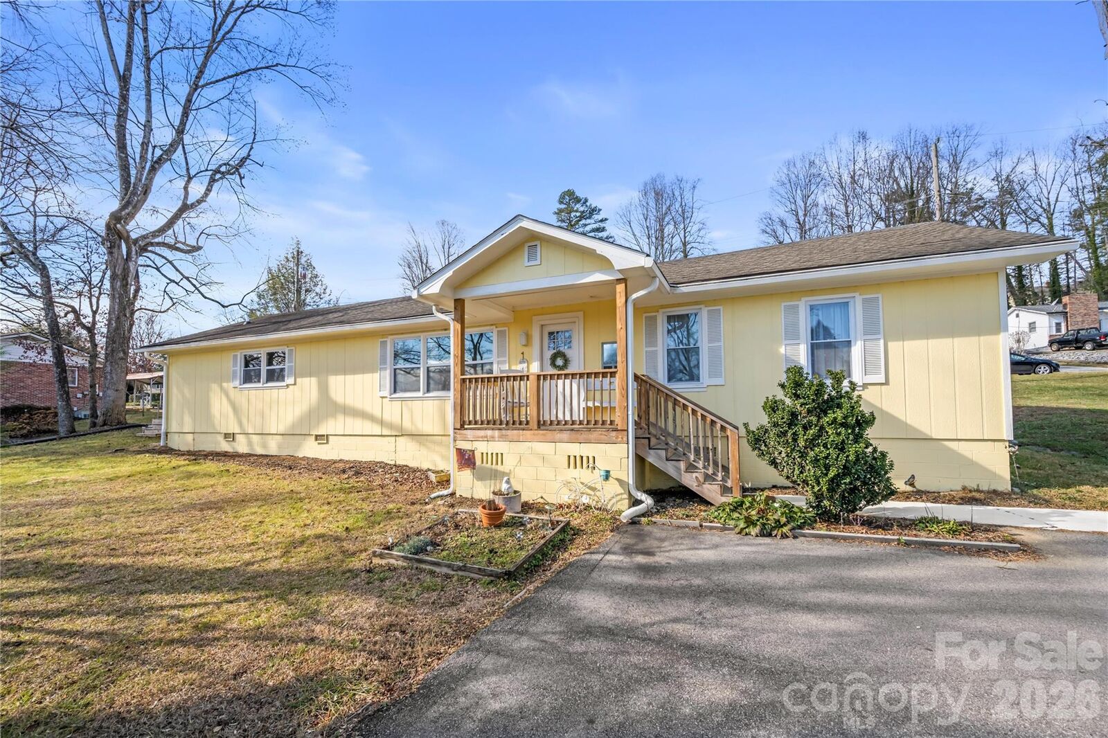 Property Photo: 1501 Hebron Road NC 28739
