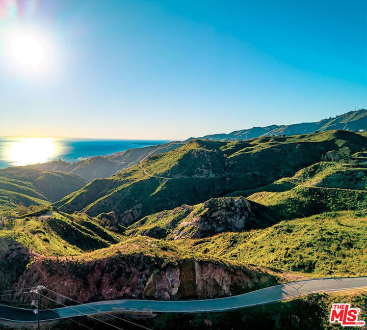 Property Photo:  2825 Tuna Canyon Rd  CA 90290 
