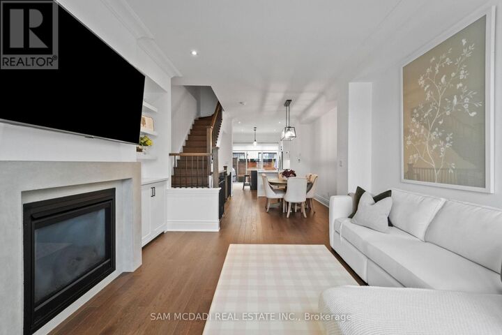 Property Photo:  2160 Trafalgar Road 2  ON L6H 0N3 