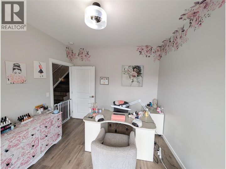 Property Photo: 2710 Beachmount Crescent BC V2B 0E6