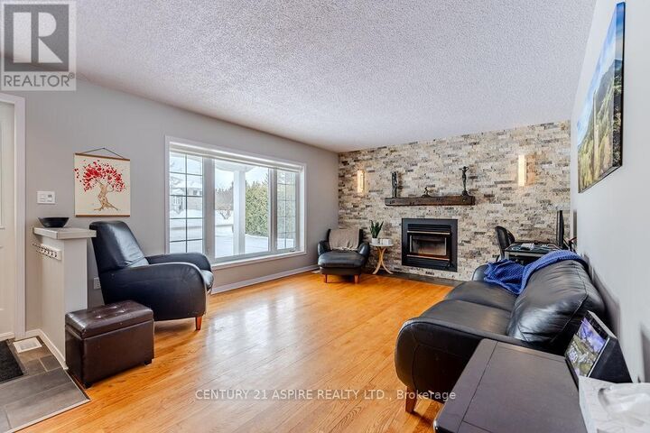 Property Photo:  103 Stoneyfield Road  ON K8B 1B4 