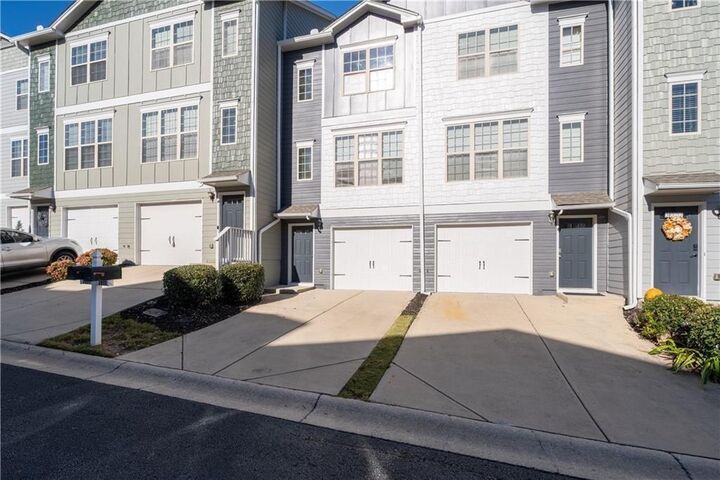 Property Photo:  3030 Liberty Way NW  GA 30318 