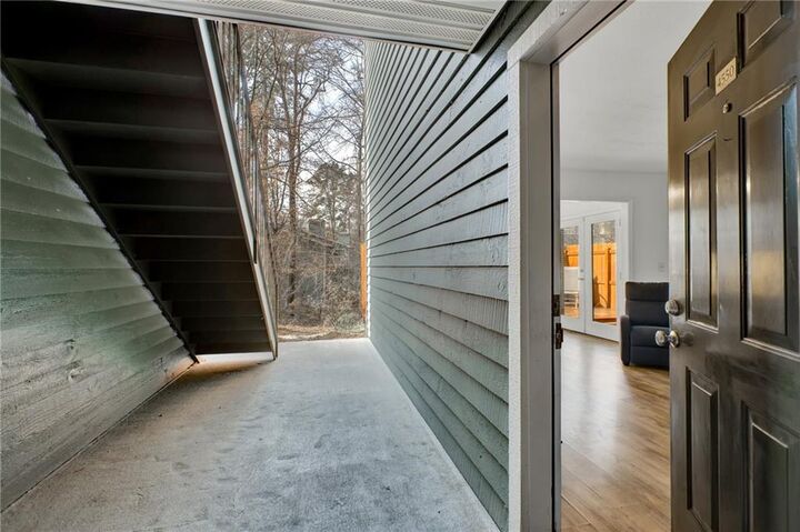 Property Photo:  4550 Vinings Central Trace SE 64  GA 30339 