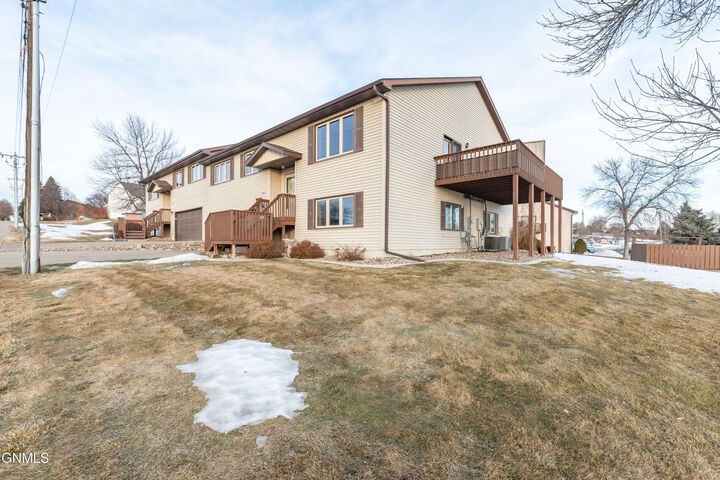 Property Photo:  3422 Rosser Avenue  ND 58501 