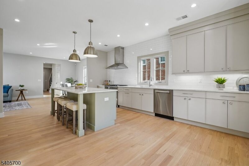 Property Photo:  8 Willow St  NJ 07041 
