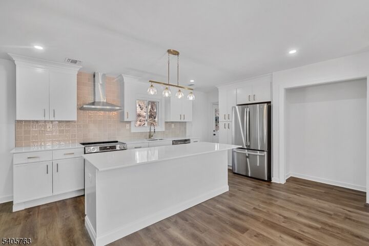 Property Photo:  7 Winding Way  NJ 07823 