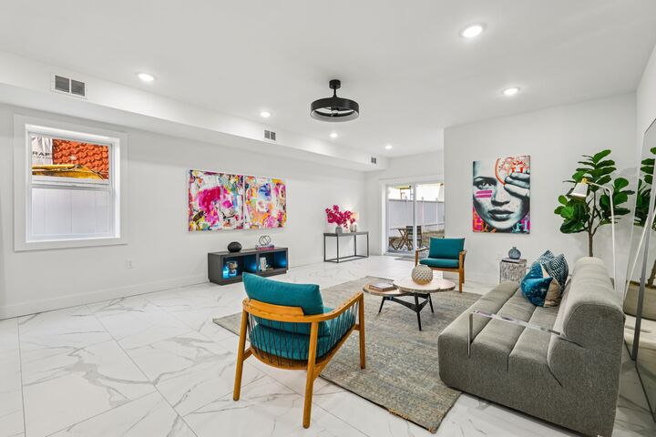 Property Photo:  78 Beacon Ave 1  NJ 07306 