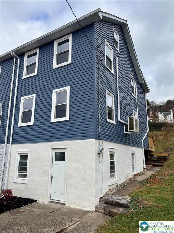 Property Photo:  253 Main Street  PA 18661 