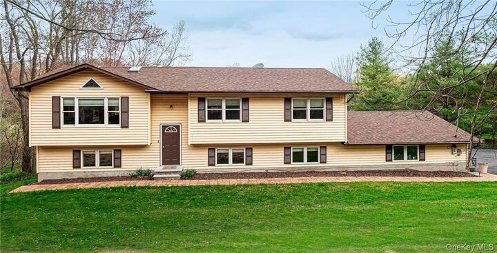 Property Photo:  26 Waterbury Road  NY 10990 