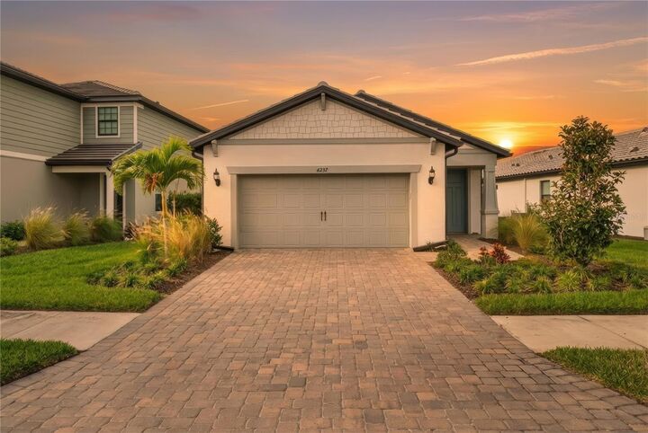 Property Photo:  6237 Fish Eagle Court  FL 34275 