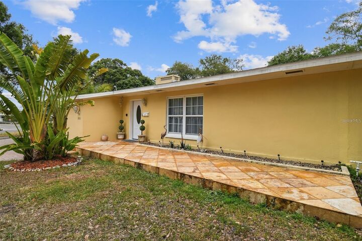 Property Photo:  3915 N Ridge Avenue  FL 33603 