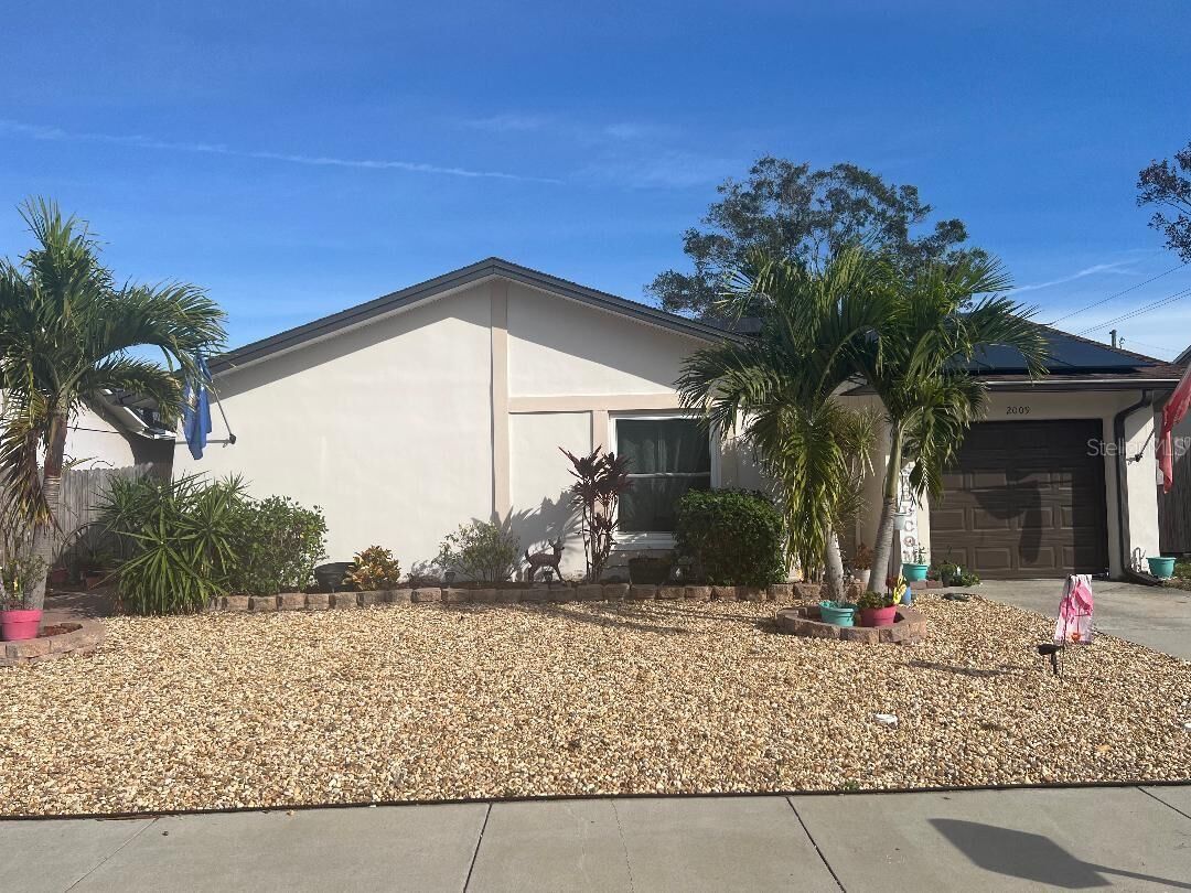 Property Photo: 2009 San Sebastian Way S FL 33763