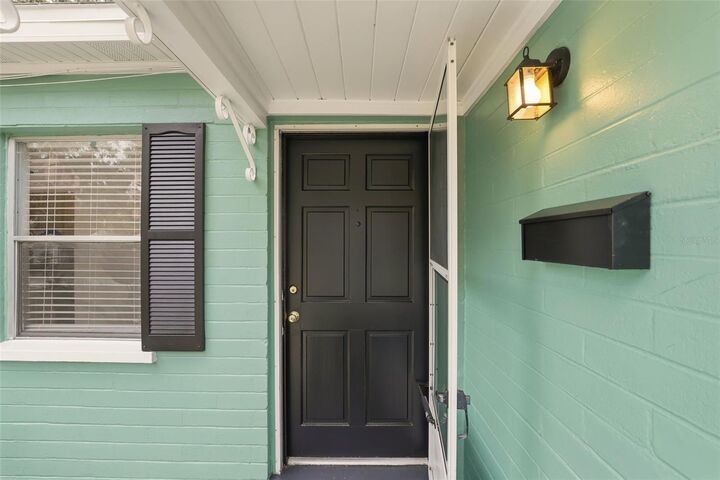 Property Photo:  2124 Valencia Road  FL 32803 