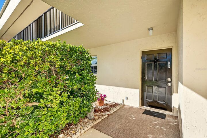 Property Photo:  7880 Palm Aire Lane 105  FL 34243 