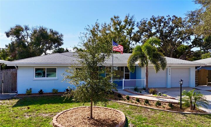 Property Photo:  2426 Tangerine Drive  FL 34239 