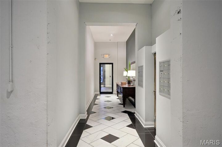 Property Photo:  4200 Laclede Avenue 106  MO 63108 