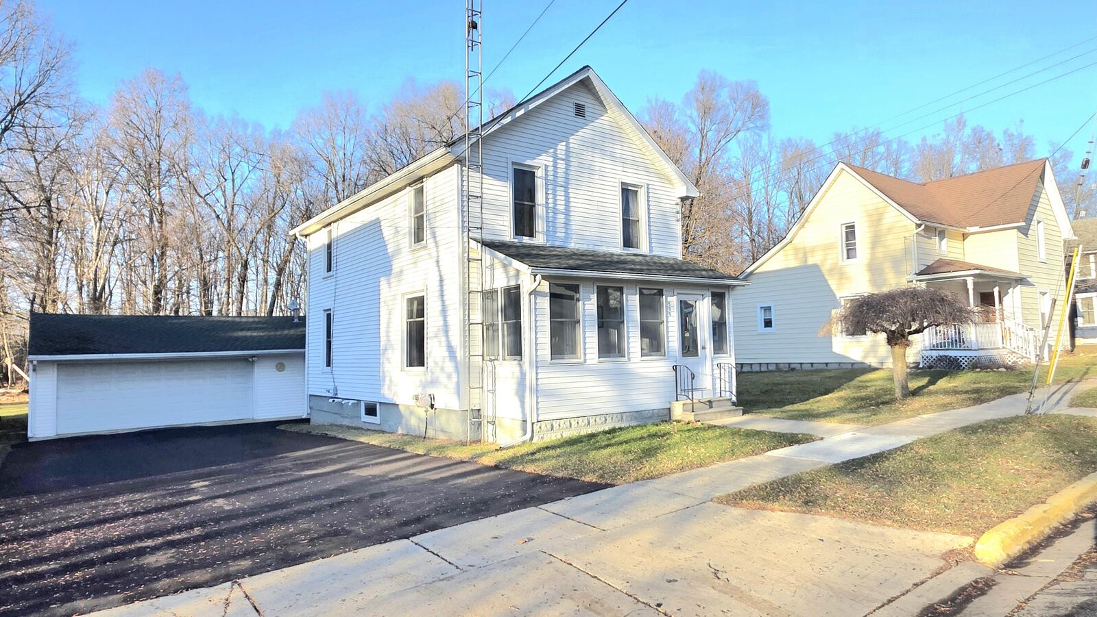 Property Photo:  500 E Main Street  MI 48158 