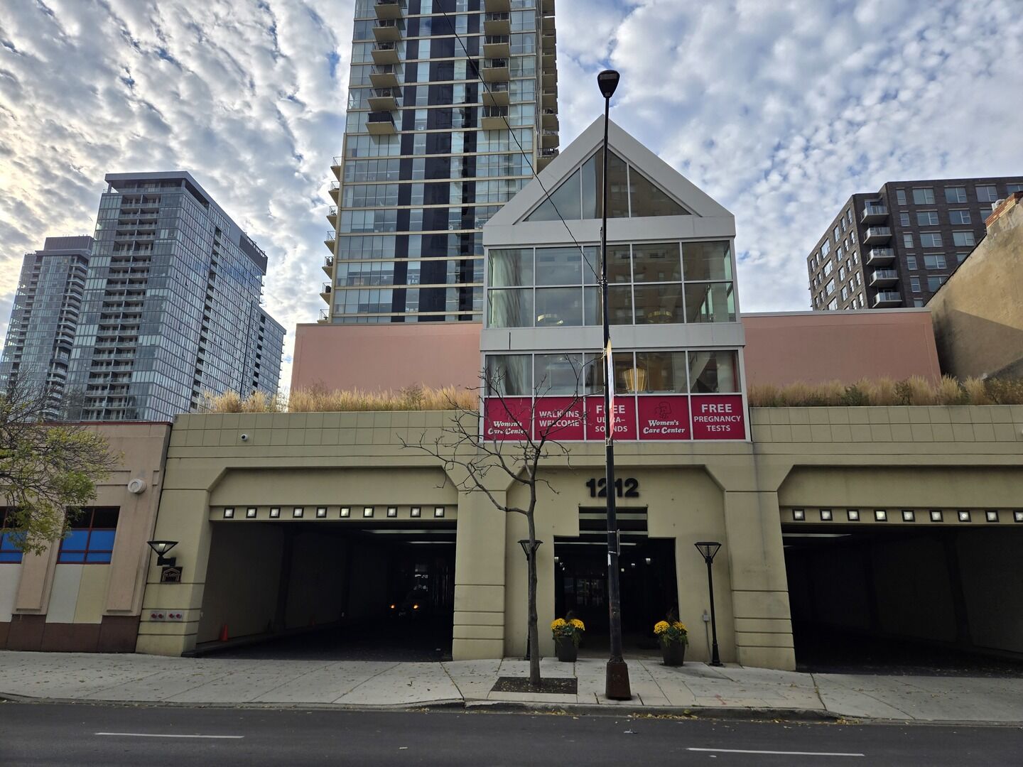 Property Photo:  1212 N Lasalle Street 1904  IL 60610 