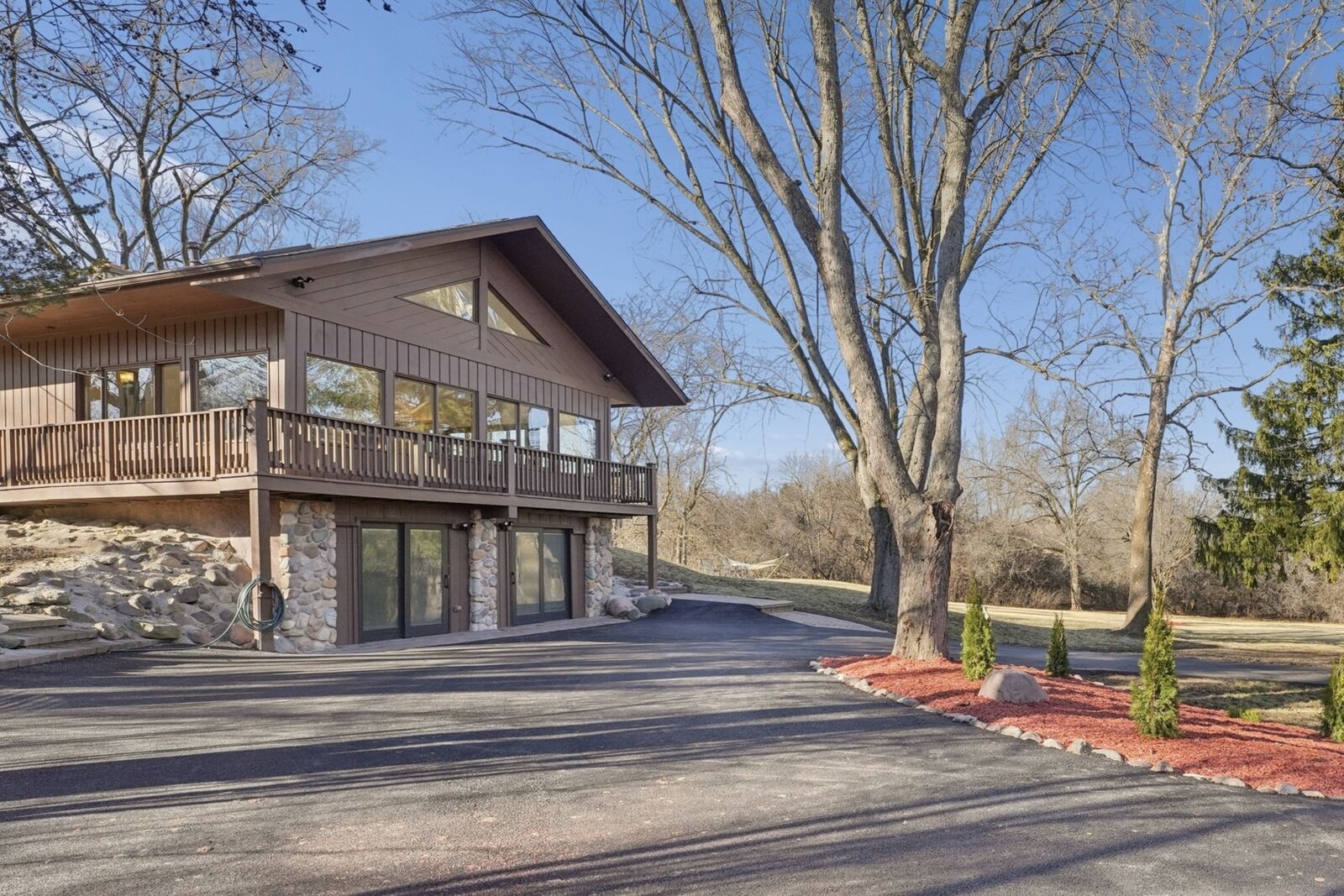 Property Photo:  120 Old Barrington Road  IL 60010 