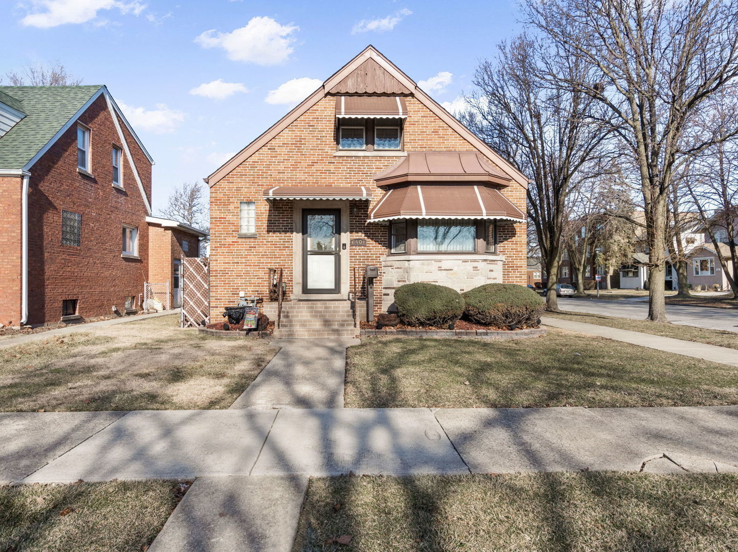 Property Photo:  6401 Sinclair Avenue  IL 60402 