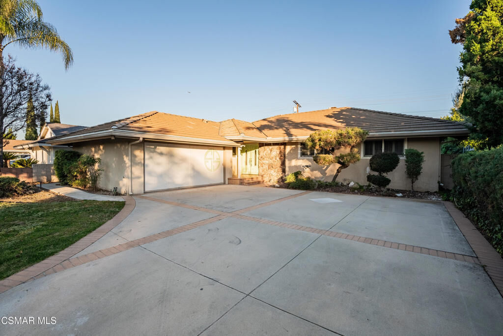 Property Photo:  9218 Gerald Avenue  CA 91343 