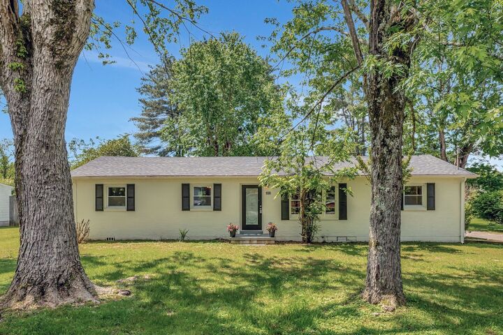 Property Photo:  106 Julian St  TN 37110 