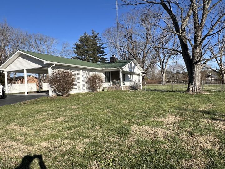 Property Photo:  401 Hillcrest Rd  TN 37355 