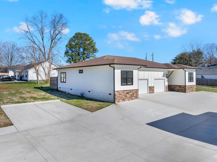 Property Photo:  65 Duncan Ln  TN 37398 