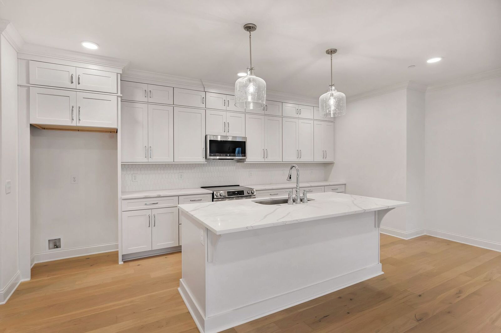 Property Photo:  2001 Gildridge Dr 101  TN 37221 