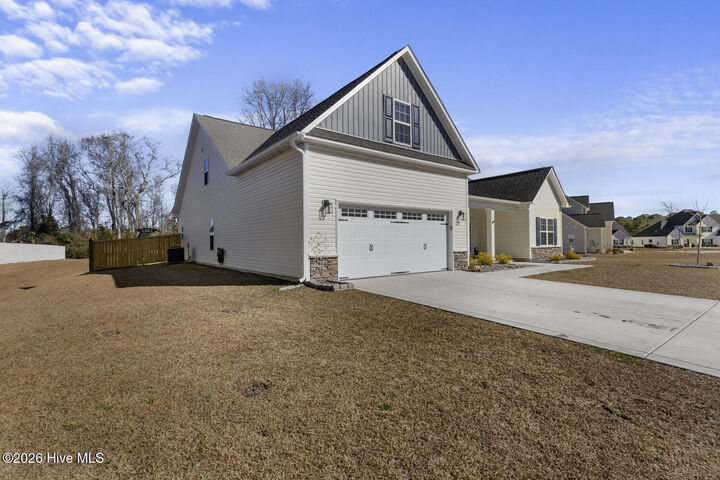 Property Photo:  804 Colchester Reef Run  NC 28460 