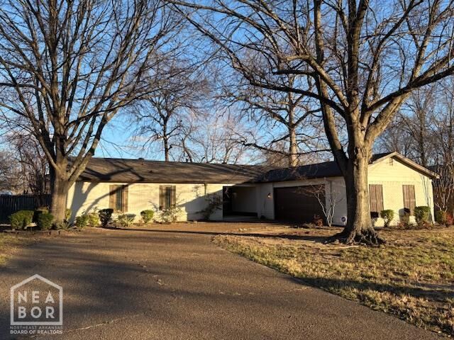 Property Photo: 3004 Greenbriar Drive AR 72401