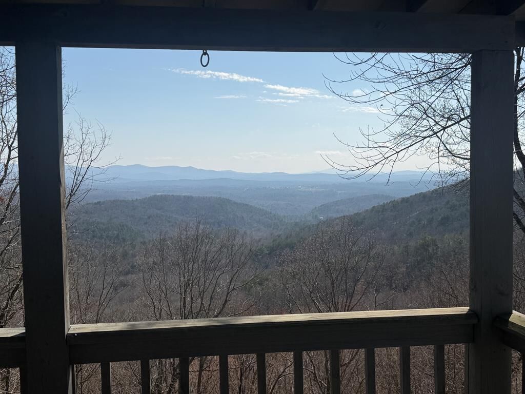 Property Photo: 1186 Walnut Ridge GA 30536