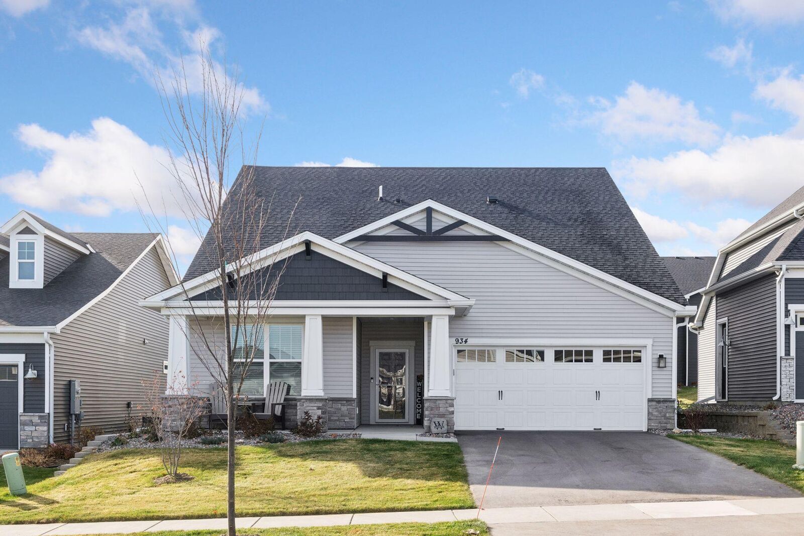 Property Photo:  934 Goldfinch Street  MN 55318 