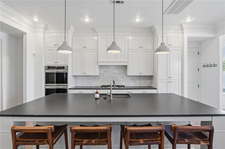 Property Photo:  5615 S 58th Street  AR 72758 