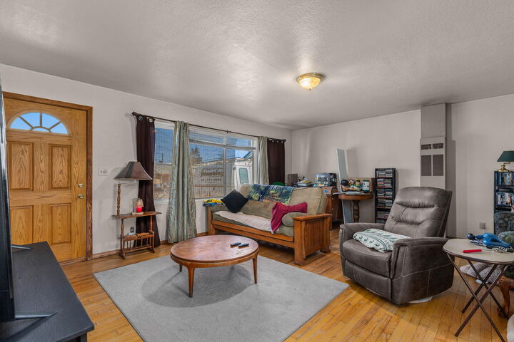 Property Photo:  639 NW 8th Street  OR 97756 