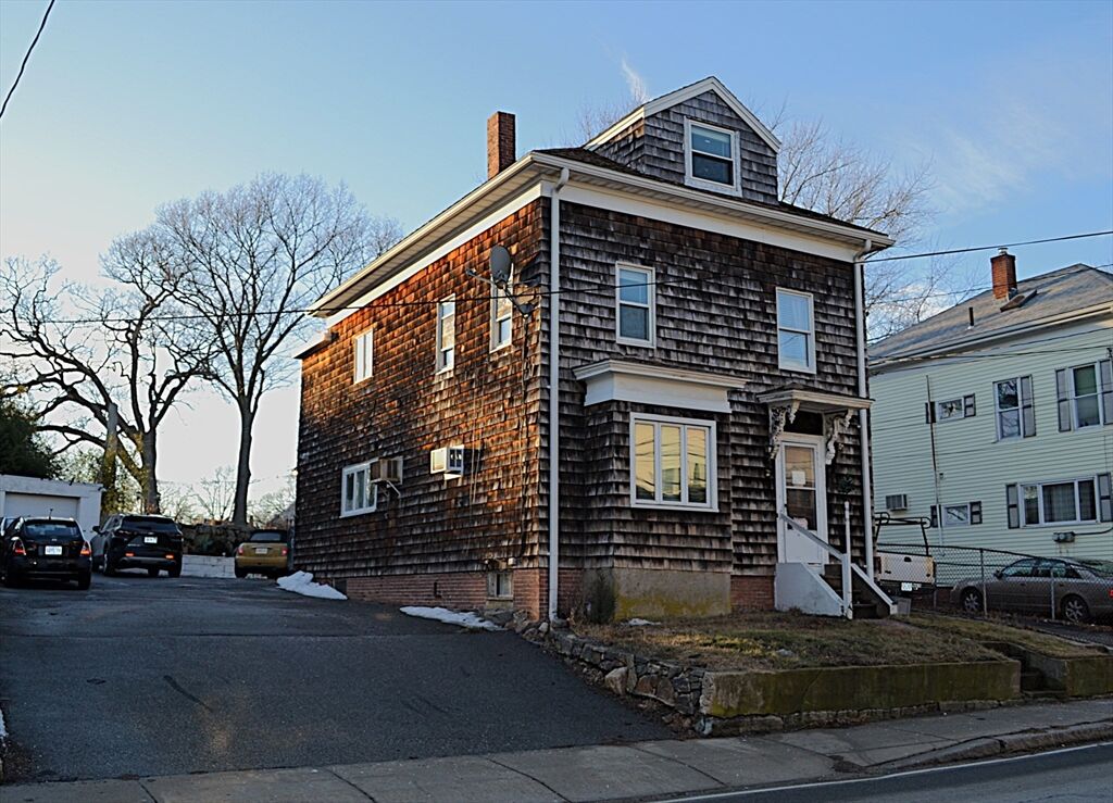 Property Photo:  98 Maplewood Ave  MA 01930 