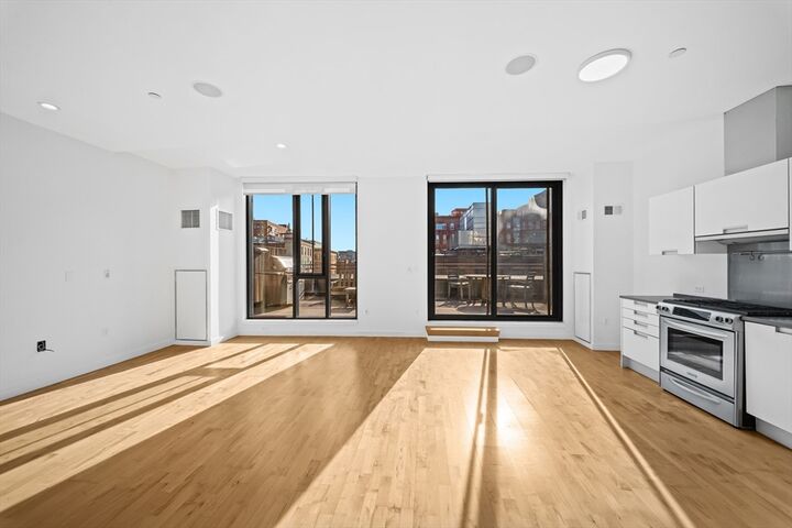 Property Photo:  346 Congress St 609  MA 02210 